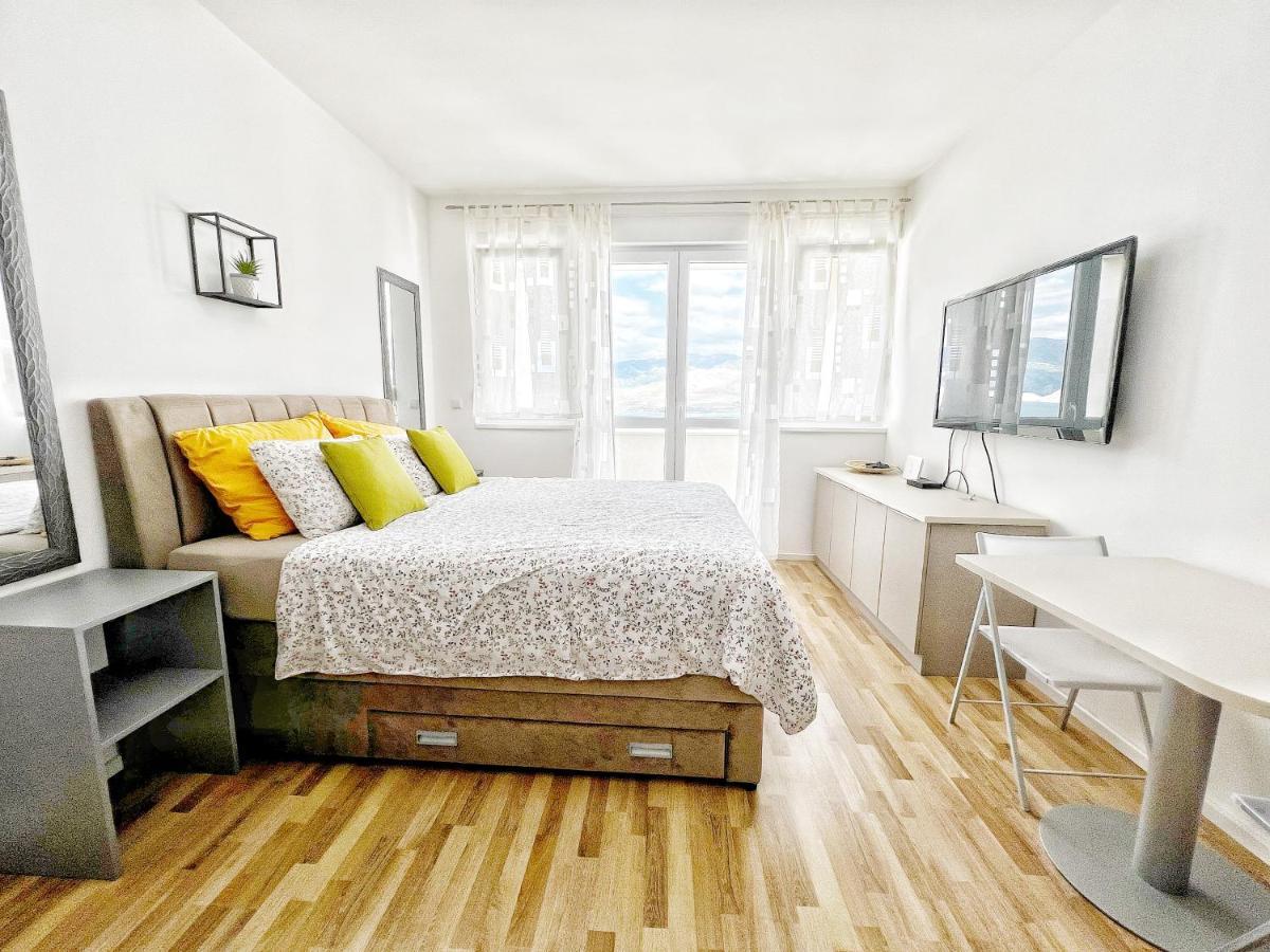 Studio Apartma Pag Blue Ocean 1 With Sea View Pag Town Exterior photo