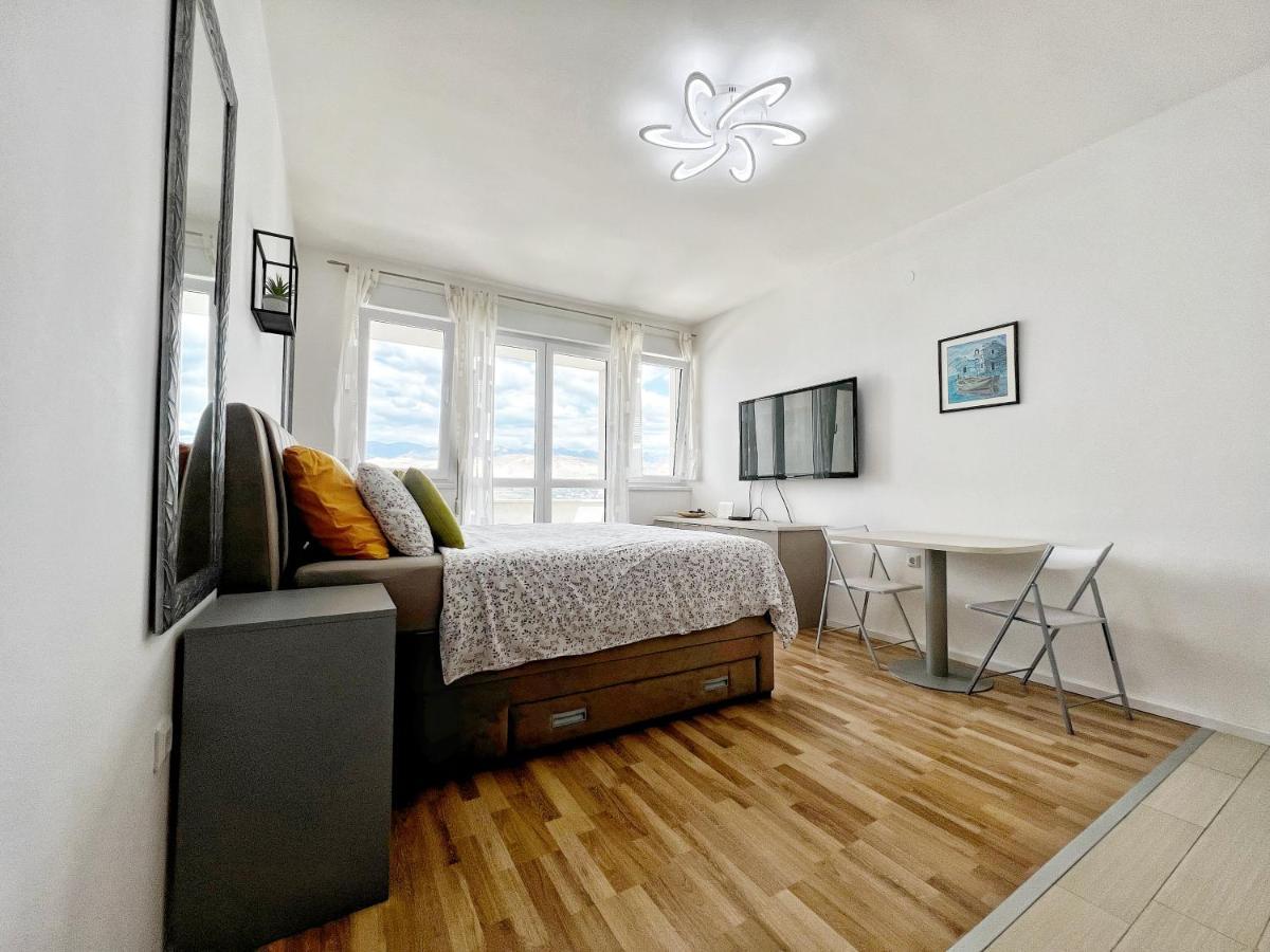 Studio Apartma Pag Blue Ocean 1 With Sea View Pag Town Exterior photo